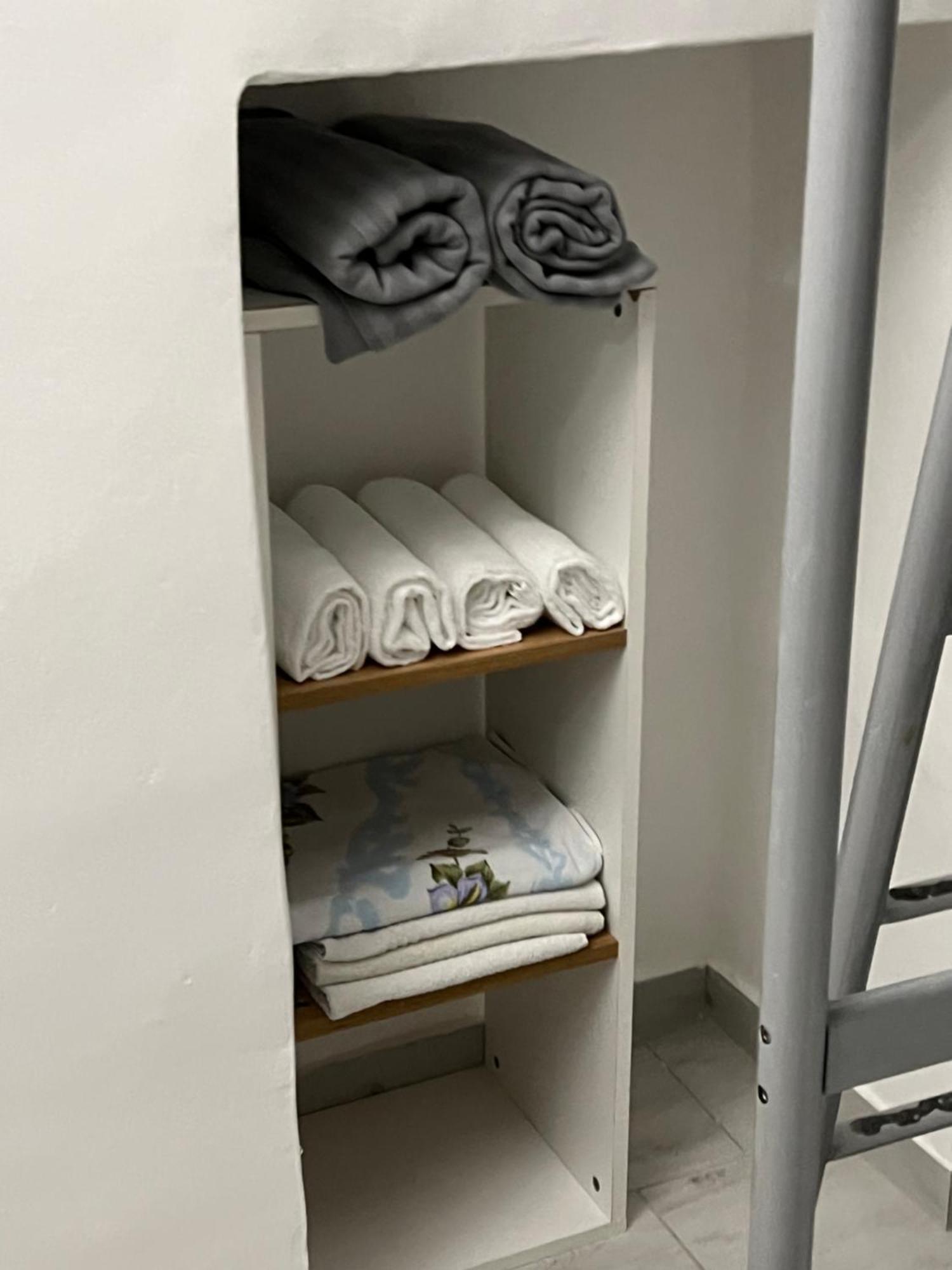 Bed2Go Brescia Lägenhet Turin Exteriör bild